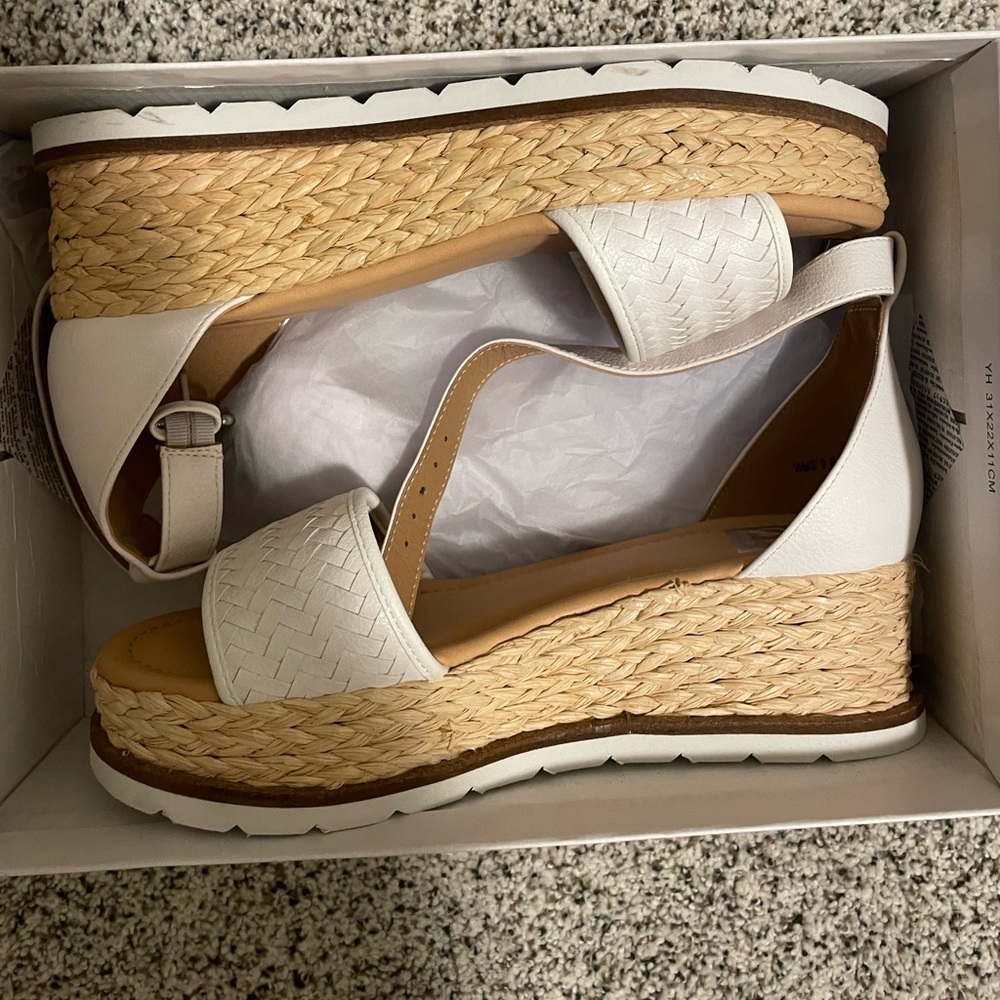 Dolce Vita Sandals